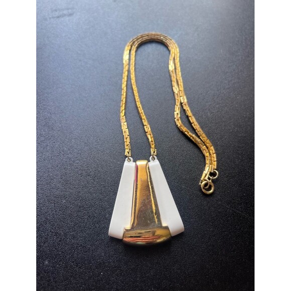 Unbranded Jewelry - Vintage 1980s Modernist Geometric Shield Pendant Necklace